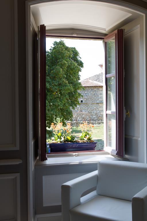 Chateau Du Besset Saint-Romain-de-Lerps エクステリア 写真